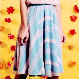 Retro teal and white tulle midi skirt
